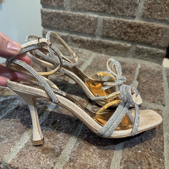 Badgley Mischka Womens Effie Strappy Bow Stiletto Heel Sandal in Soft  Gold Sz 6 - Picture 2 of 15